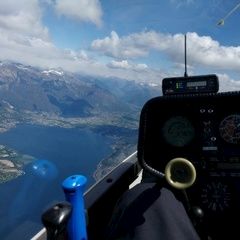 Flugwegposition um 11:11:38: Aufgenommen in der Nähe von Maccagno con Pino e Veddasca, Province of Varese, Italien in 2728 Meter